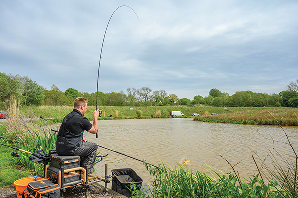 Guru A-CLASS 10ft Pellet Waggler & Reel Combo - Rods and Lines