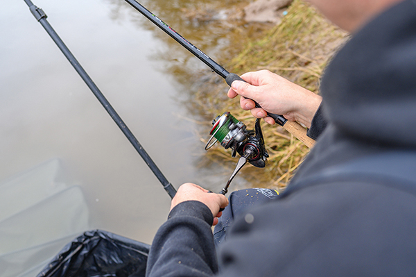 How to position your rod when feeder fishing