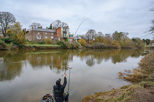 Feeder Fishing On Rivers - Lee Edwards