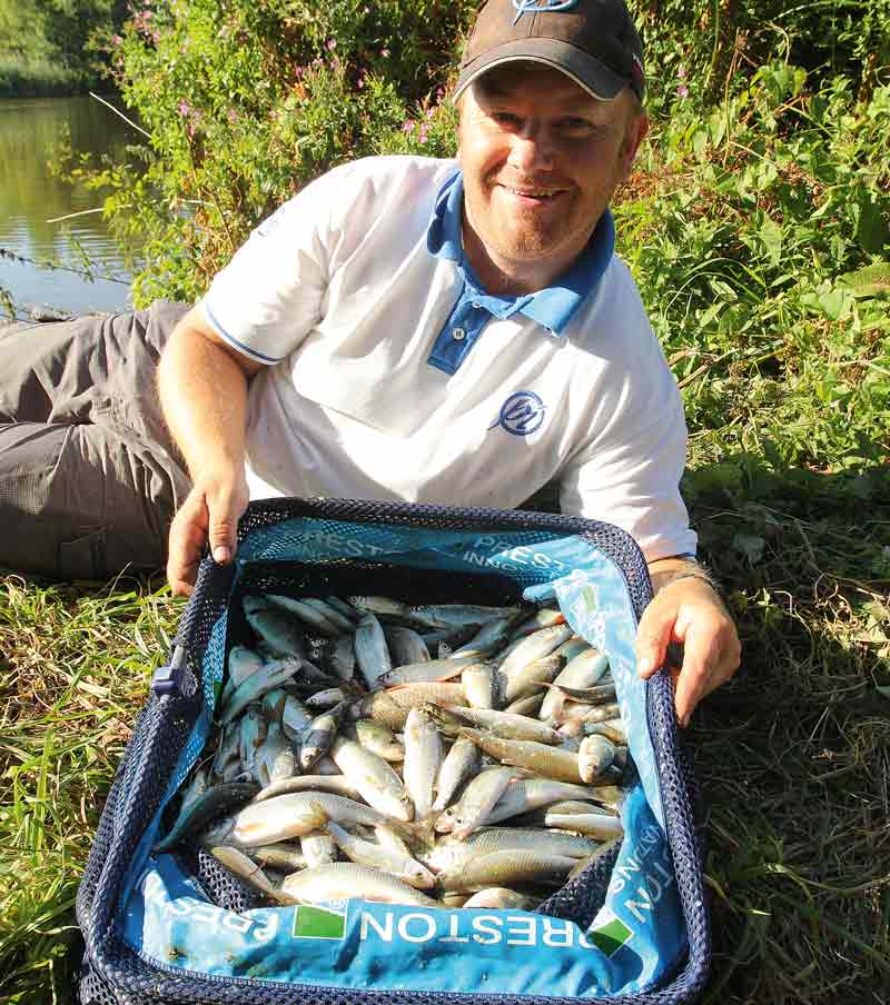 coarse uk scott geens male whip fishing river thames 21