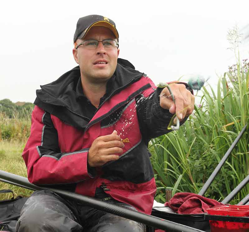 coarse uk steve barraclough male roach stubbs hall fishery 2